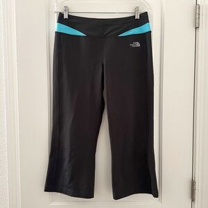 The North Face Women's Mid-Rise VaporWick Cropped Yoga Legging (Size S)